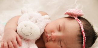 Her har du løsningen på den røde baby numse babypige